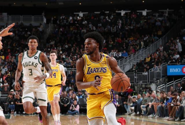 NBA篮球直播-布朗尼什么水平？3战仅得2分，詹皇父子篮球变尴尬