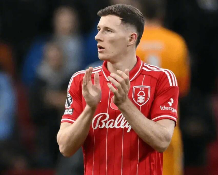 英超直播-切尔西瞄准安德森补强中场,或与曼联曼城竞争|诺丁汉森林|夏季转会|梅努|安德森转会|埃利奥特-安德森_新浪体育_新浪新闻