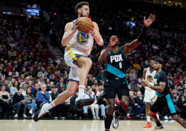 空篮不上执着三分 勇士关键时刻又一次为错误买单